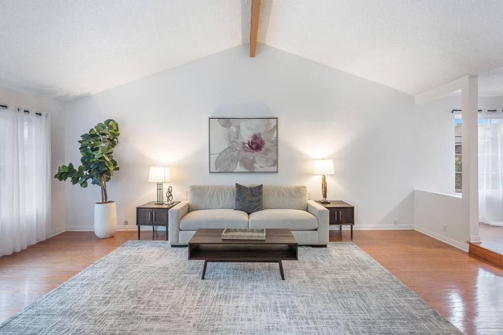 5 Bedroom Dona Villa - Pool-Location ! - Los Angeles — Photos 2