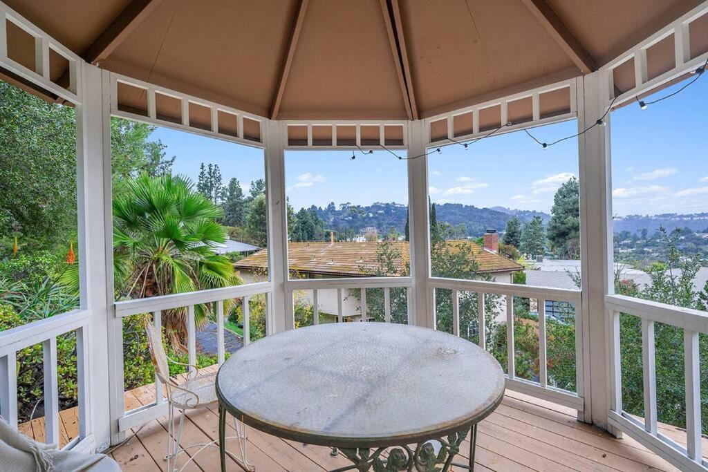 5 Bedroom Dona Villa - Pool-Location ! - Los Angeles — Photos 1